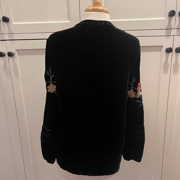 Johnny Was Floral Embroidered Velvet Estate Blouse Black - Picture 3 of 9